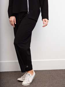 White on Black - Cropped Pant