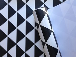 Geometric Triangles Black