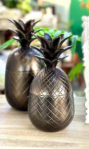 Gifts: Dark Carribbean Medium Pineapple