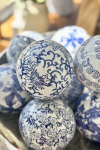 Coast To Coast: Ceramic Ball Blue/ White 10cm - Floral Scrolls