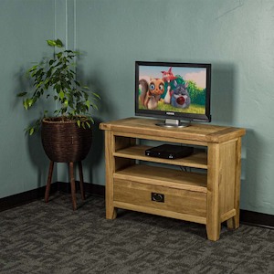 Vancouver Value: Vancouver Value Oak Entertainment Unit