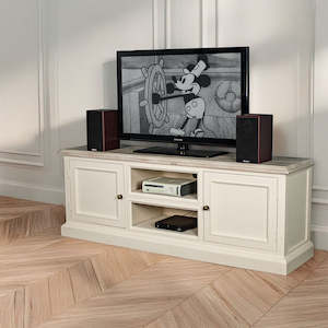 Biarritz Range: Biarritz Entertainment Unit