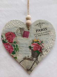 Hearts: Shabby Chic Hanging Heart.