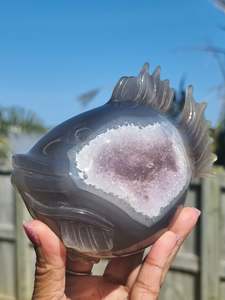 Carvings: Agate Fish with Amethyst Druzy Large
