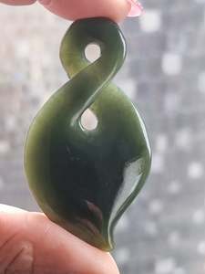 Carvings: Greenstone Twist Toki NZ