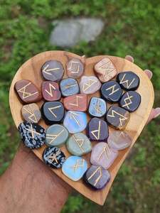 Home Decor 1: Mixed Stone Runes Set