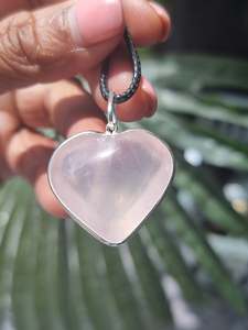 Jewellery Pendants Earrings: Rose Quartz Heart Pendant