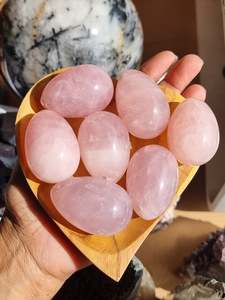 Crystals Spheres: Rose Quartz Yoni Egg