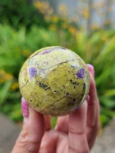 Crystals Spheres: Stitchtite in Serpentine Sphere