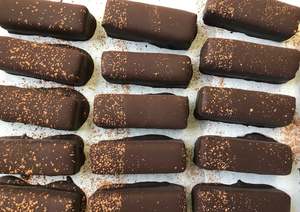 Chocolate Bars: Gooey Caramel Chocolate Bar