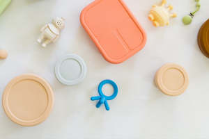 Accessories: Blue hand grip teether