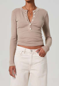 Varra Henley - Sandatlas