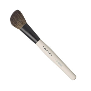 Makeup Brushes: KENT Angled Contour Powder Brush