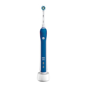 Toothbrushes: Oral-B Pro 2000 Electric Toothbrush