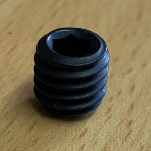 STUDS: STUD HOLE KEEPER 3/8 Threaded