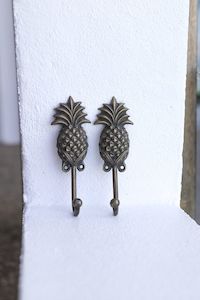 Homewares: Small Brass Pineapple Hook