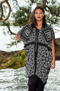 Hardout Kiwi: Putiputi Kaftan Black