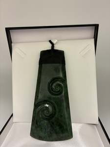 Easygift: XL Toki Koru Pounamu Necklace