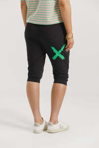 Homelee 3/4 Apartment Pants - Black with Kelly Green X
