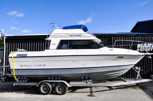 Boat Brokerage: Bayliner 2556 Flybridge - Cruiser - Trailerable
