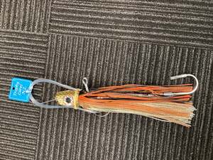 Salt Water Lures: Trophy Lure rigging and lure