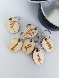 Tools: Wooden Stitch Markers - set of 6