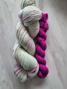 Frontpage: Apple Blossom - Marmalade Twist Sock Set