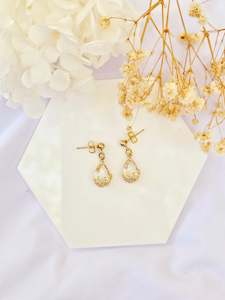 Jewellery: Celestial flower gold studs