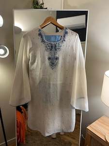 Affordable Clothing: Pre-Loved Kurti Set