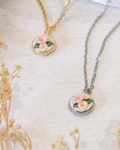 Jewellery: Blush & Ivory Bouquet Necklace