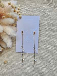 Jewellery: Gold leaf dangle studs
