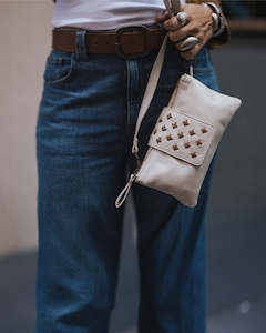 Handbags: Kompanero Nerine Beige Leather Cross/Clutch/Shoulder Bag