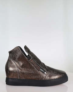 Minx Willott Dark Gold Emboss Black Sole