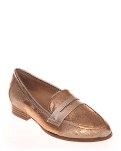 Brogue: Chrissie Dilly Cow Hide Rose Gold Leather Brogue