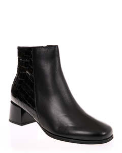 Ankle Boots: Pitillos 10824 Black Leather Ankle Boot