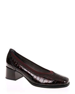 Footwear: Pitillos 10820 Burdeos Patent Croc Leather Shoe