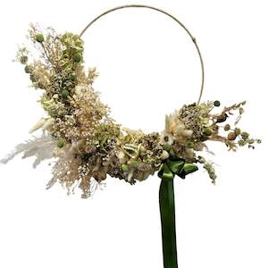 100: Green Stylised Wreath