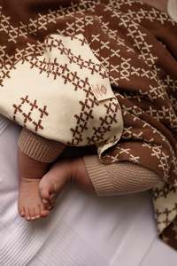 Pātikitiki 100% Organic Cotton Blanket Brown - Hawaiiki Pepi