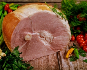 Products: Champagne Ham Bonedrawn Christmas Ham Wellington Meat Direct