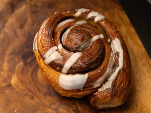 Frontpage: Cinnamon Roll