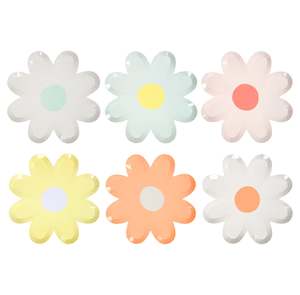 Garden Tea Party: Pastel Daisy Large Plates