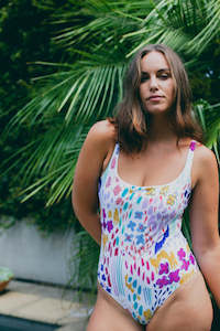 Araks: Usha One Piece White Floral