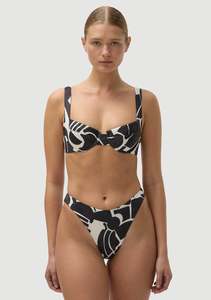 Frontpage: Casanova Top Nuts & Bolts