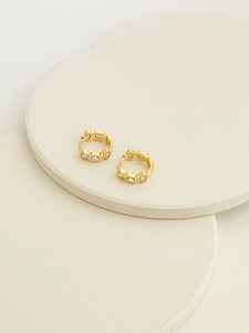 Best Sellers: Lucia Huggies Gold