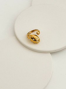 Rings: Stone Embedded Ring