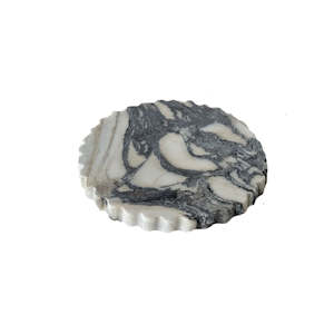 Planters: Elle Tray Petal Edge Calcutta Marble