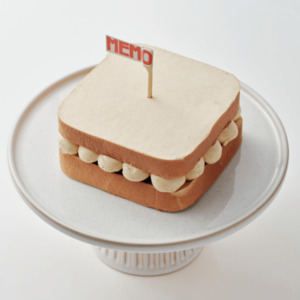 Peanut Butter Jam Cakewich - MEMO Cakery