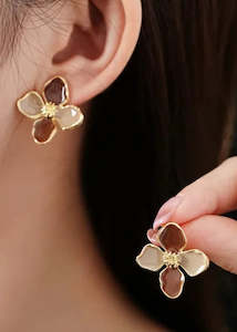 Jewellery: Retro Flower Earrings