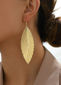 Accessories: Leaf Drop Earrings