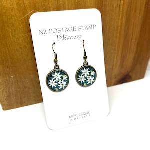 PIKIARERO (CLEMATIS) GLASS DOME EARRINGS